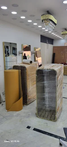 house-shifting-services-in-new-perungalathur-loading-household-goods