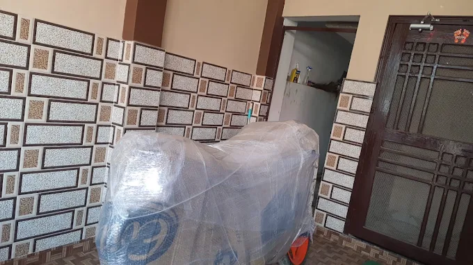 packers-and-movers-vandalur-loading-household-goods-truck