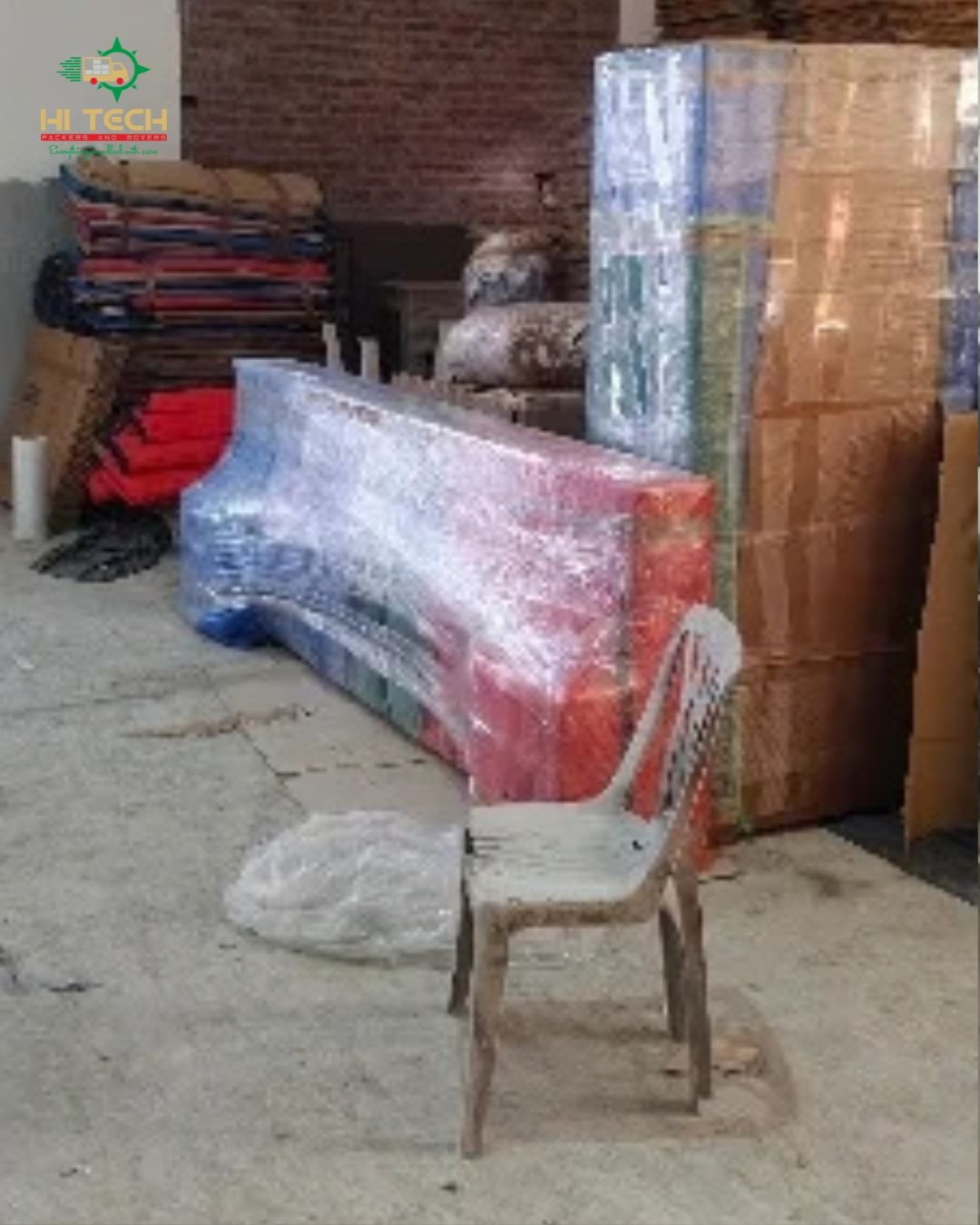 vandalur-chennai-budget-packers-and-movers-loading-goods